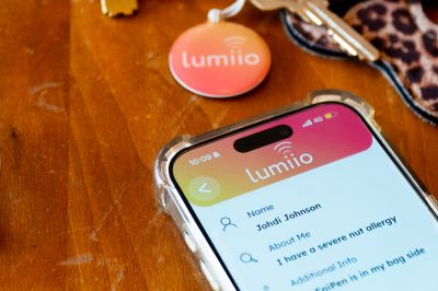 lumiio tag being scanned with a mobile phone showing allergy information