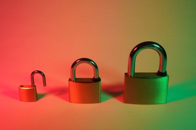 Issues found when locking an NFC tag with an iPhone