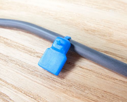 Side view of the NFC Microtab NFC Cable Tie