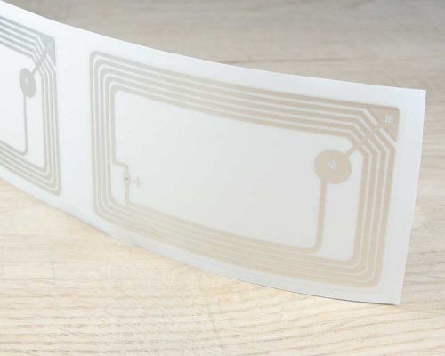 Detail of an NFC 48x78mm Clear NTAG424