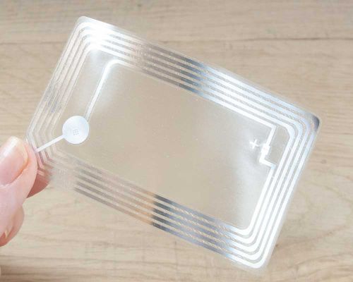 Side view of the NFC 48x78mm Clear NTAG424