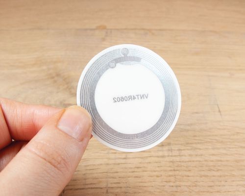 Detail of an NFC 43mm White NTAG424