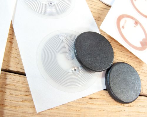 Detail of an NFC Garment Tag Pack