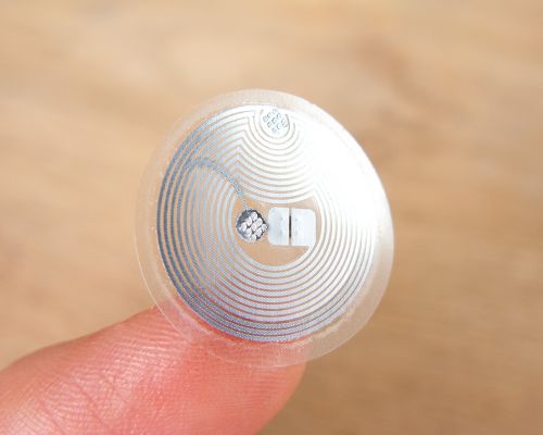 Detail of an NFC 18mm Wet Inlay NTAG424