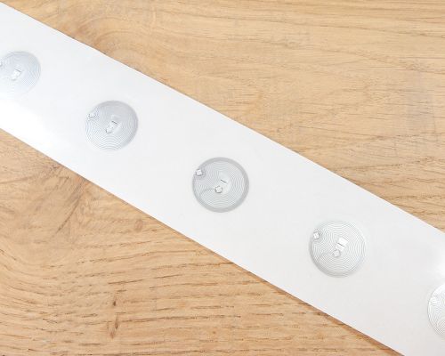 Side view of the NFC 18mm Wet Inlay NTAG424