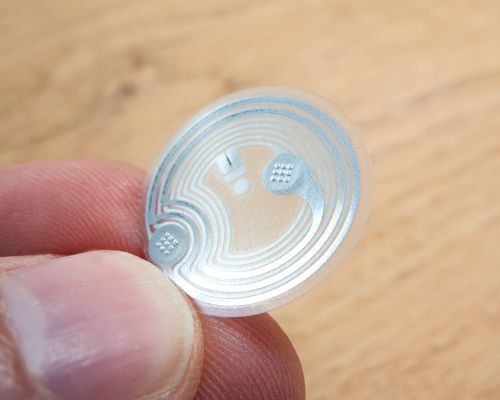 Close up image of an NFC 22mm Wet Inlay NTAG213