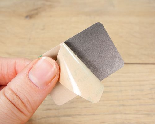 Close up image of an NFC Asset Tag On-Metal Rectangle