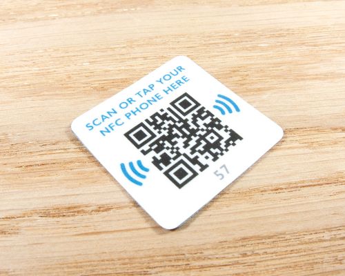 Close up image of an NFC Asset NFC Tag On-Metal Square