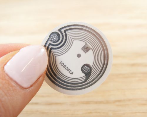 Detail of an NFC 28mm White ICODE 3