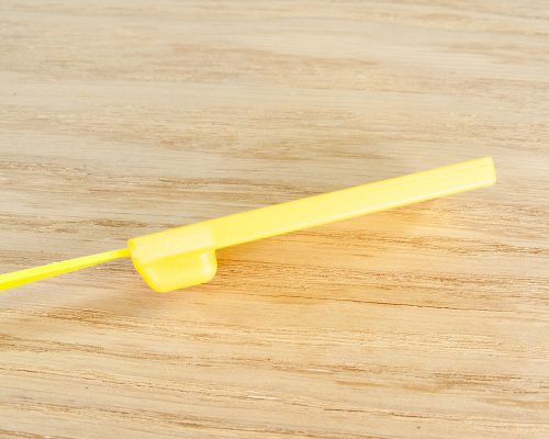 Side view of the NFC Plate NFC cable tie