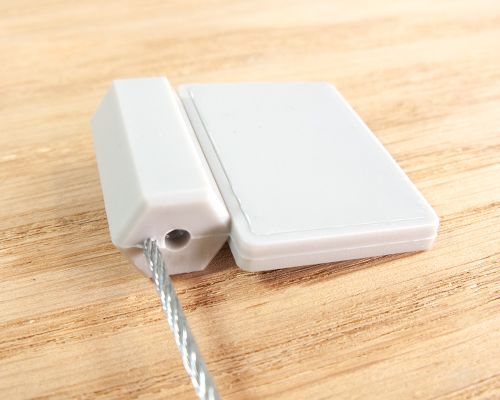 Side view of the NFC Hex Flag NFC Cable Tie