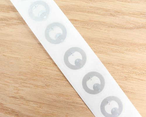 Detail of an NFC 25mm NTAG215 Wet Inlay