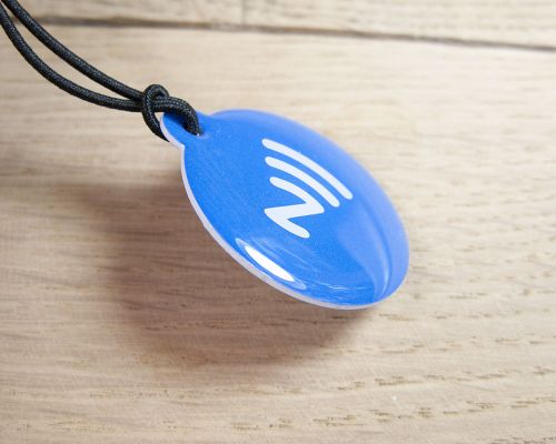 Side view of the NFC Icon NFC Hang Tag NTAG213