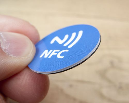 Side view of the NFC Pre-Printed On-Metal PVC Disc