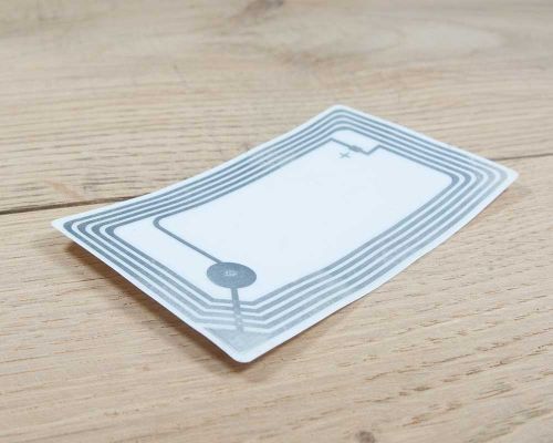 Side view of the NFC 48x78mm White NTAG213