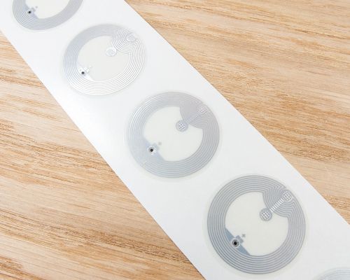 Side view of the NFC 29mm Clear NTAG213