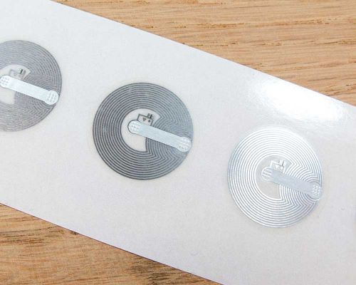 Close up image of an NFC 20mm Wet Inlay NTAG213